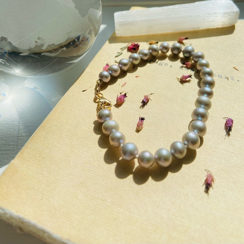 Grey freshwater pearls with 14kt gold lobster clasp